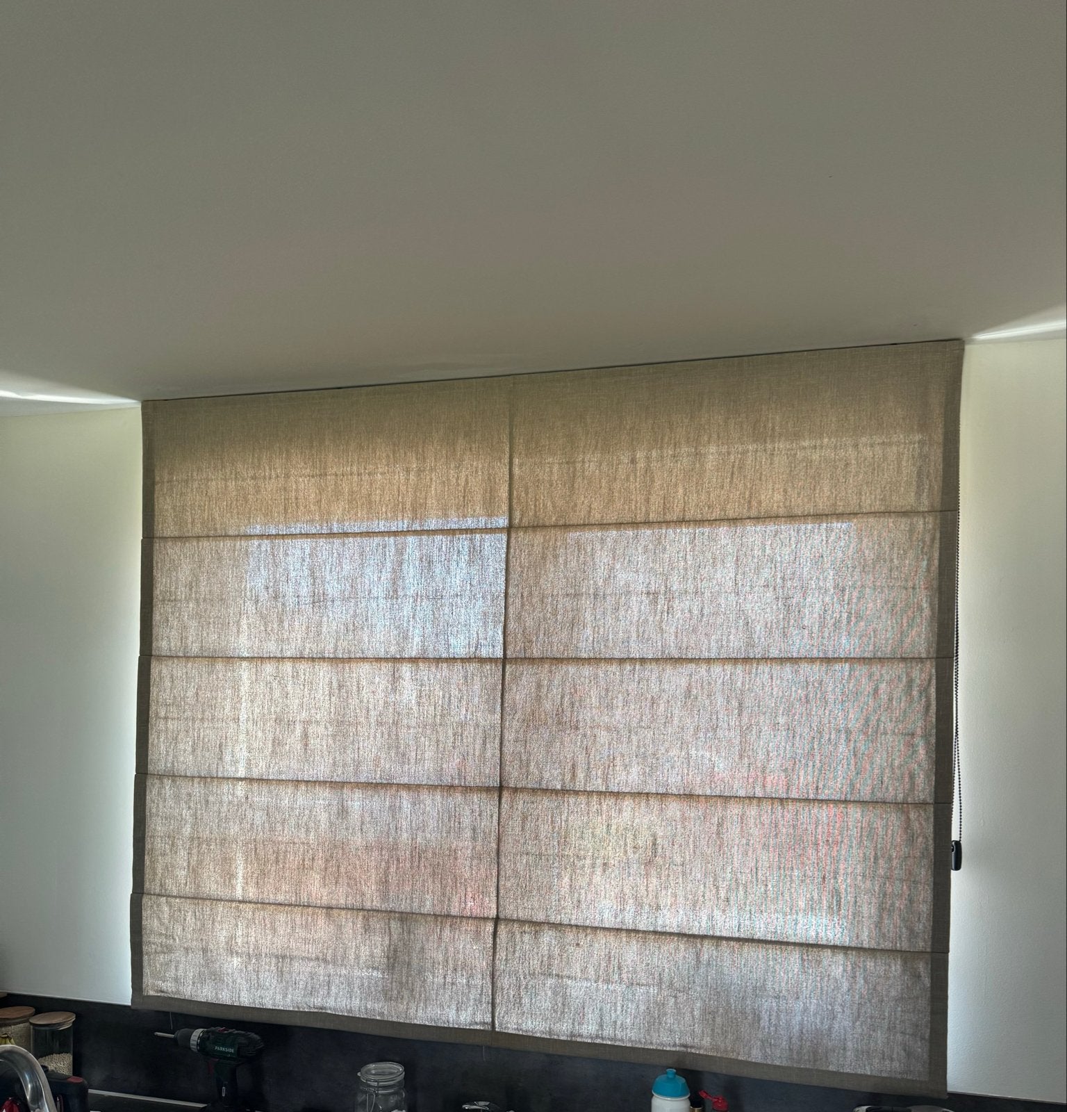 Linnen vouwgordijn 118x160 cm met bevestigingsmateriaal, Kwantum, Beige, Ophalen of Verzenden, Zo goed als nieuw