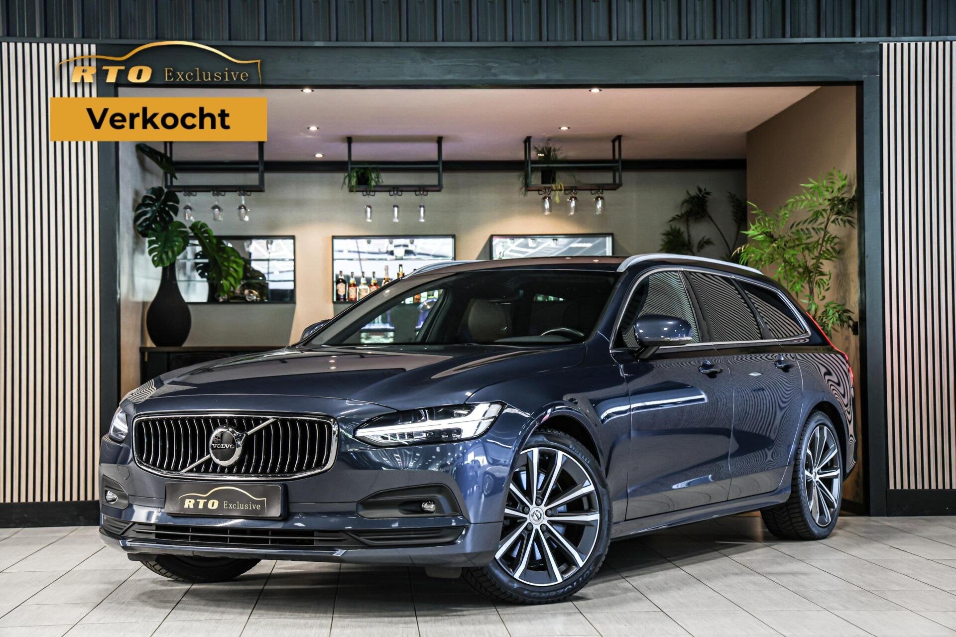Volvo V90 2.0 B4 Business Pro LEER TREKHAAK CAMERA CARPLAY N, Euro 6, 4 cilinders, Blauw, Automatische klimaatregeling