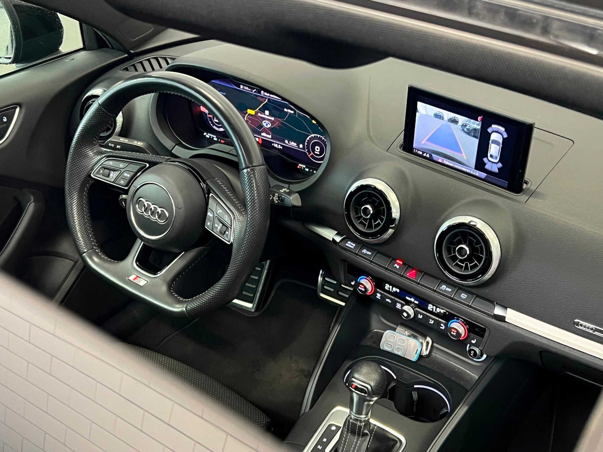 Audi A3 Limousine 35 TFSI CoD Sport S Line PANO|CAMERA|KEYLE, 150 pk, Leder en Stof, Zwart, Bedrijf