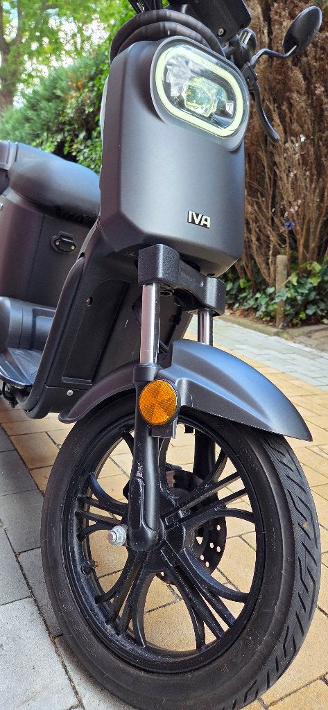 Foto 10 van IVA E-GO S2 Elektrische Scooter - Zo goed als nieuw