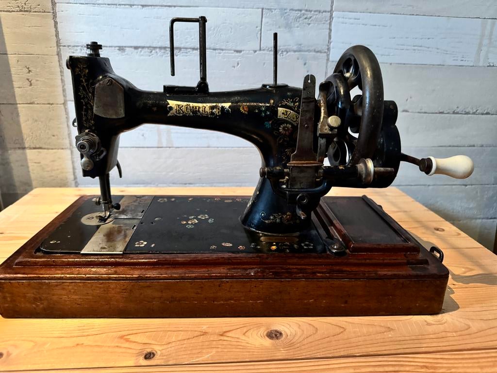 Antieke naaimachine, Antiek en Kunst, Antiek | Naaimachines, Ophalen