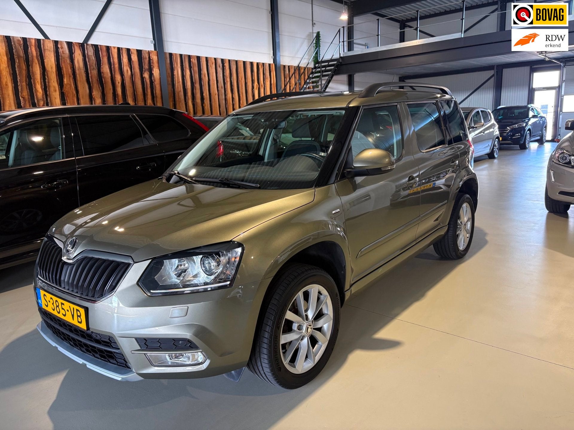 Skoda Yeti 1.2 TSI automaat Greentech Ambition Joy panoramad, Auto's, Skoda, Gebruikt, 4 cilinders, Leder en Stof, Automatische klimaatregeling