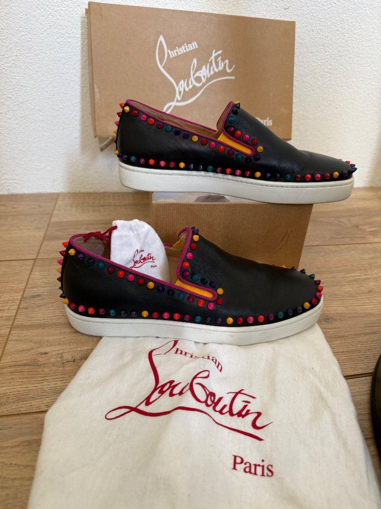 Louboutin Pik Boat Flat Calf/GG Spikes (40), Zwart, Ophalen of Verzenden, Christian Louboutin, Sneakers of Gympen