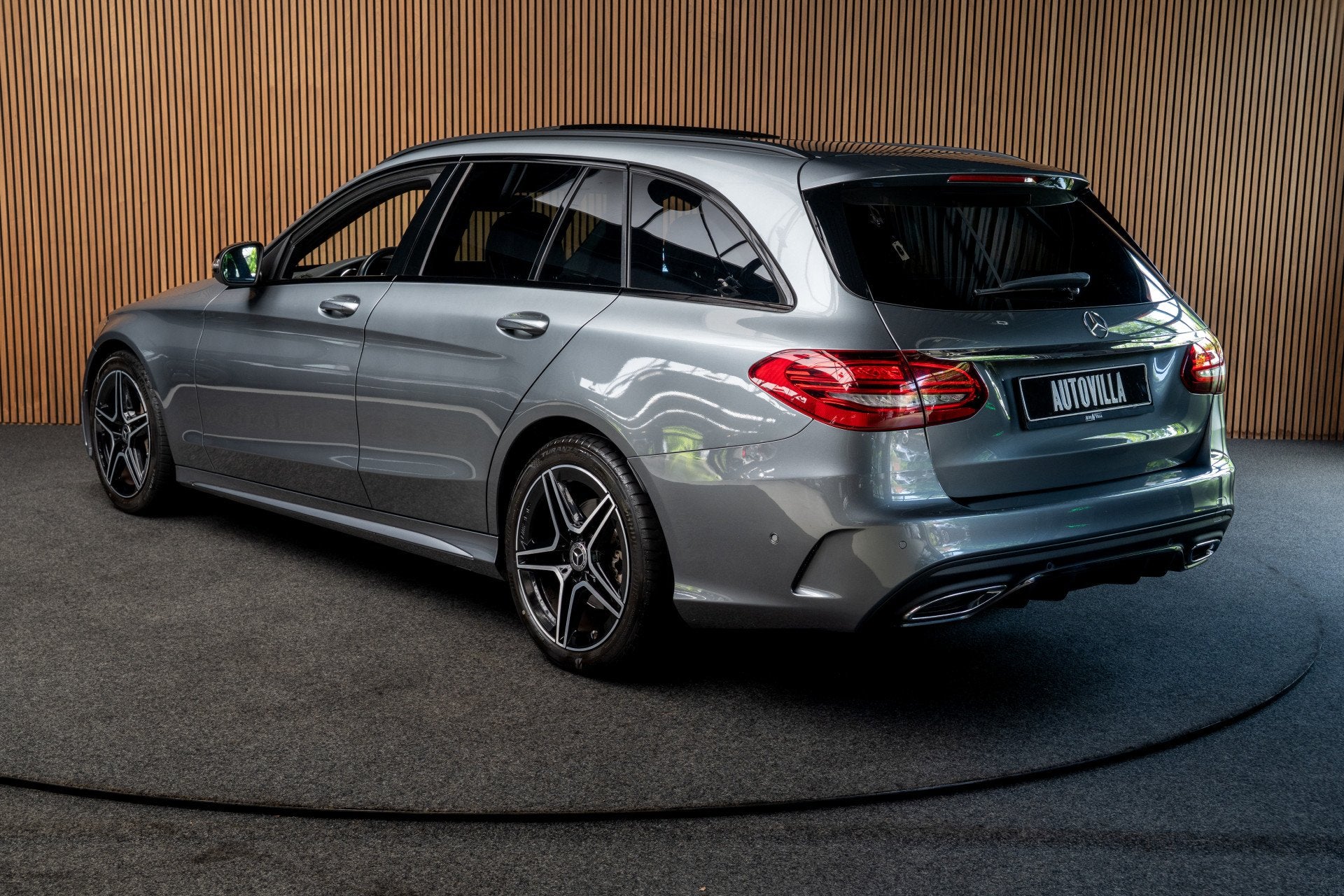Mercedes-Benz C-Klasse Estate 180 AMG Pano Leer Camera Navi, Automaat, 750 kg, 16 km/l, 1497 cc