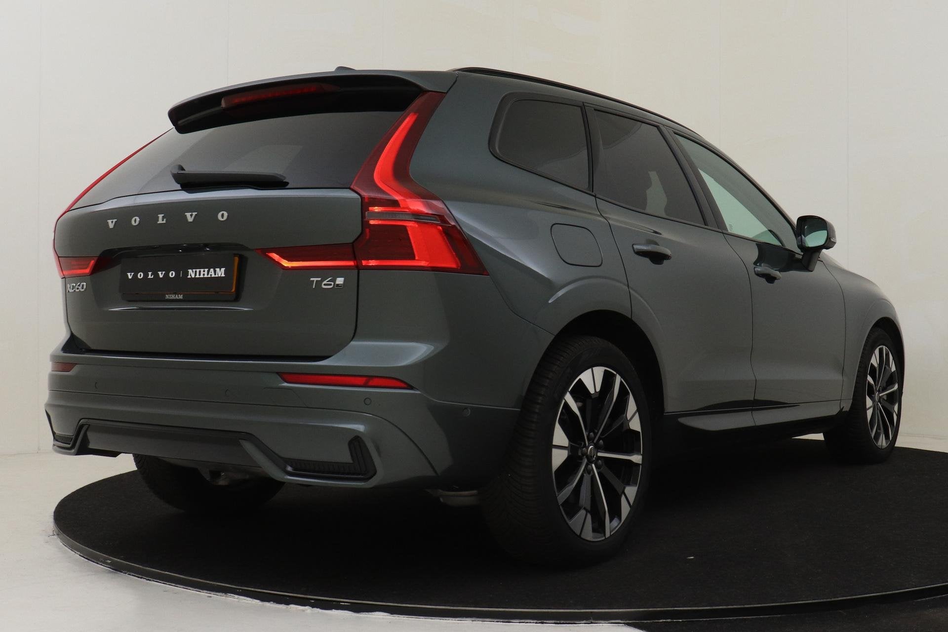 Volvo XC60 II T6 PLUG-IN HYBRID AWD ULTRA DARK -PANO.DAK|HAR, Auto's, Automaat, 12 maanden, Gebruikt, Euro 6