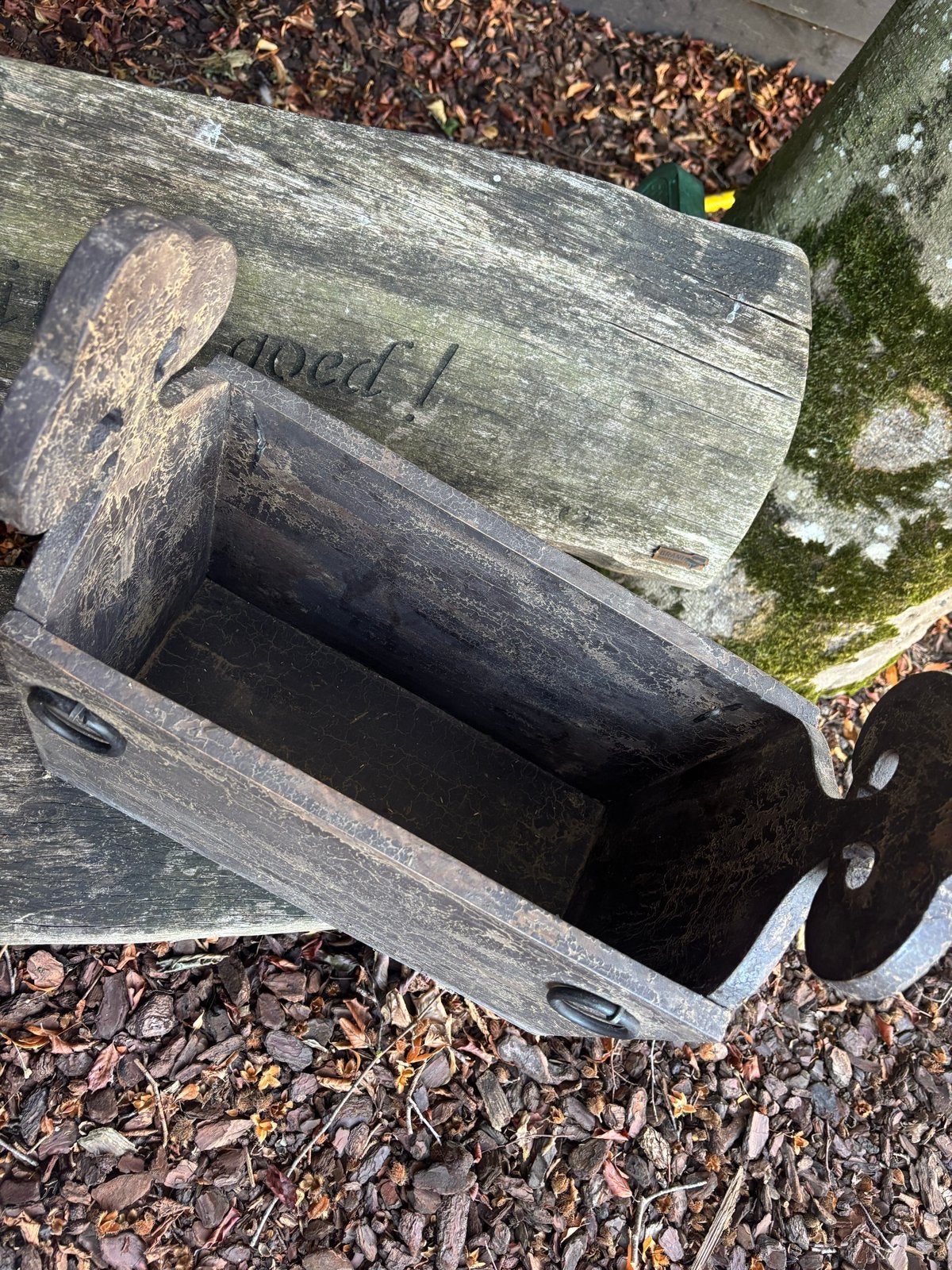 Decoratieve houten plantenbak met metalen ringen, Ophalen