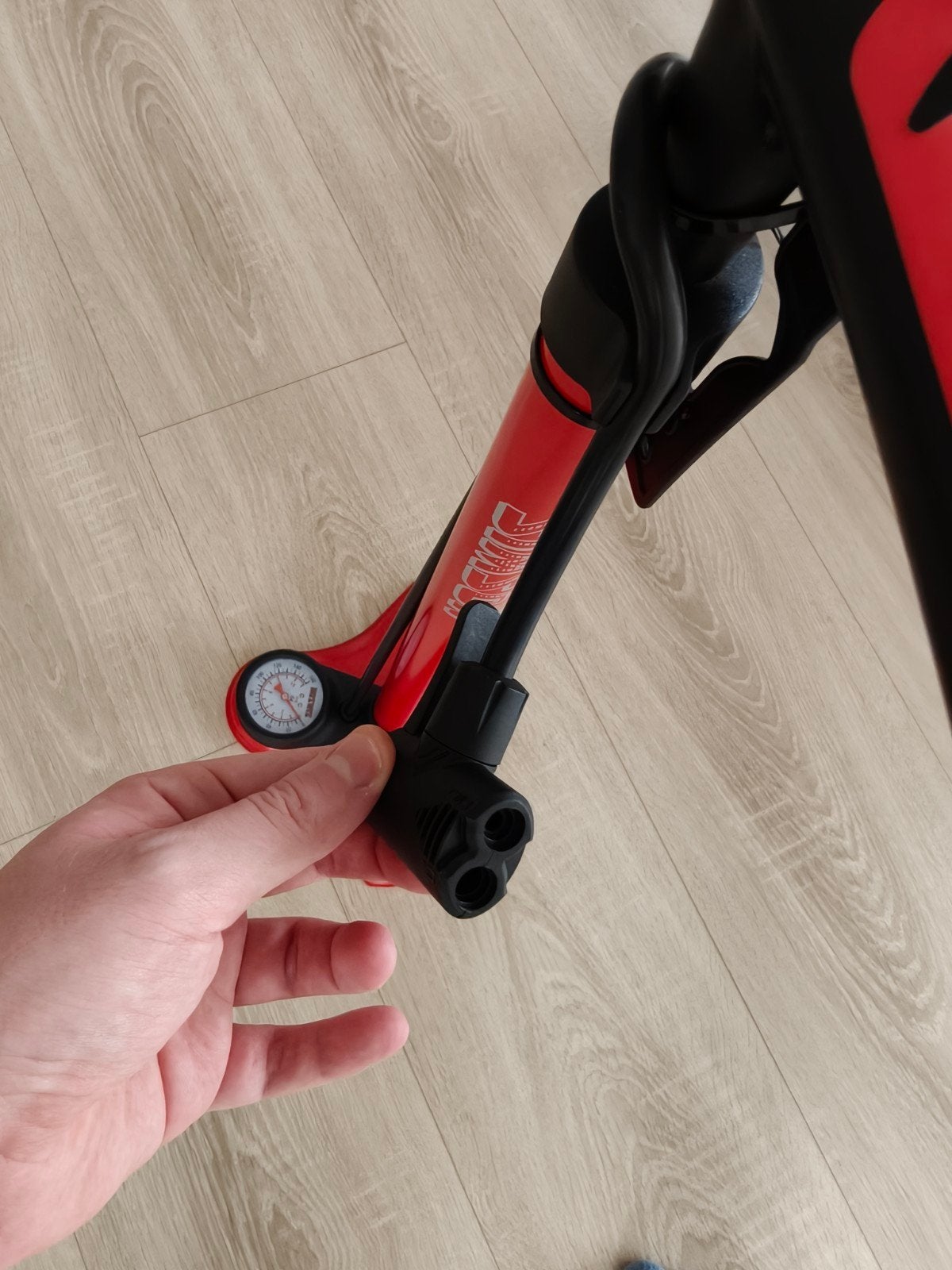 Zo goed als nieuwe vloerpomp met manometer, Ophalen of Verzenden, Drukmeter, Zo goed als nieuw