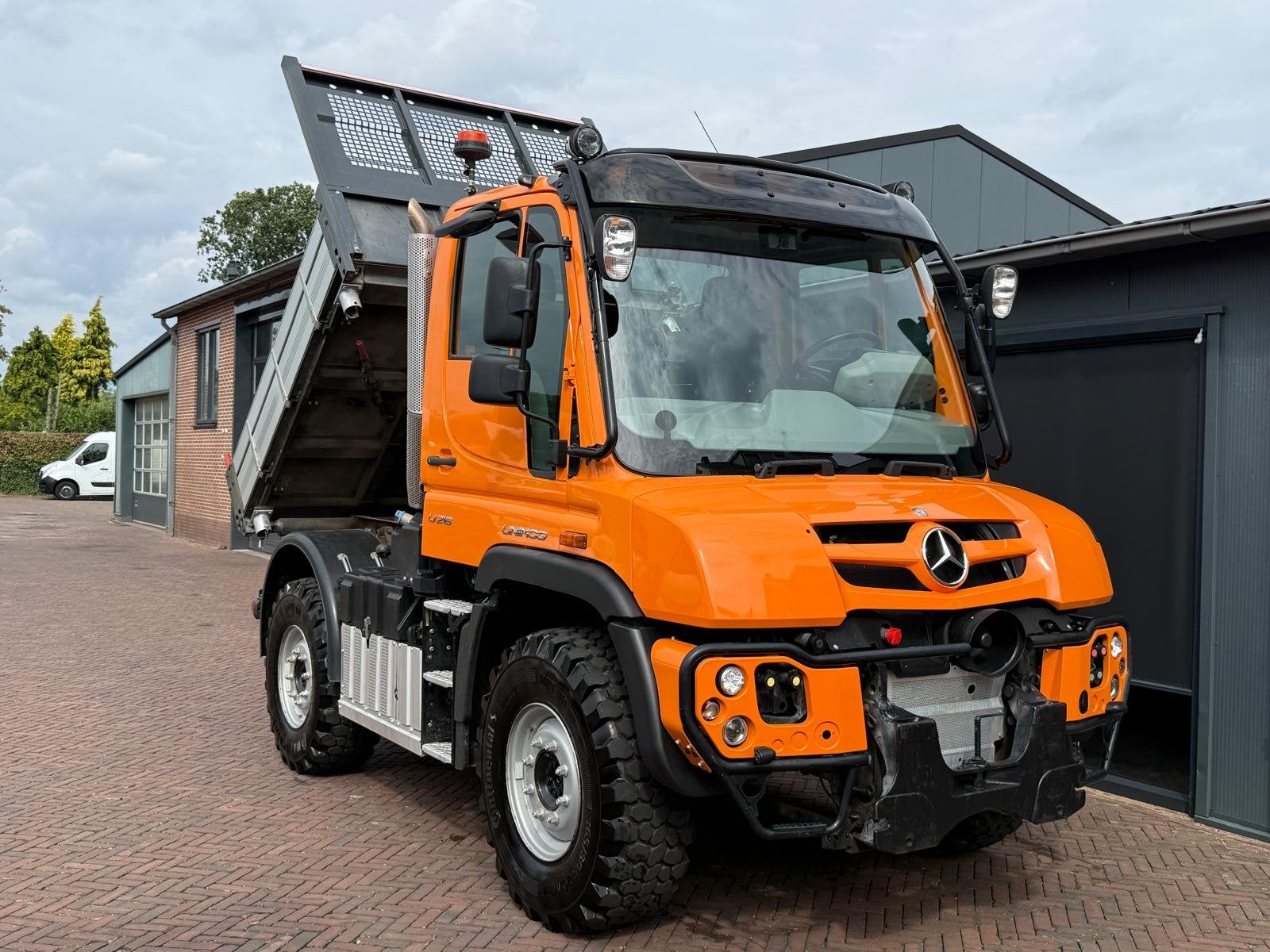 Unimog U 218 Kipper 4X4 AGRI Euro 6 PTO NL Kenteken 3 Seats, Euro 6, Overige kleuren, Startonderbreker, Bedrijf