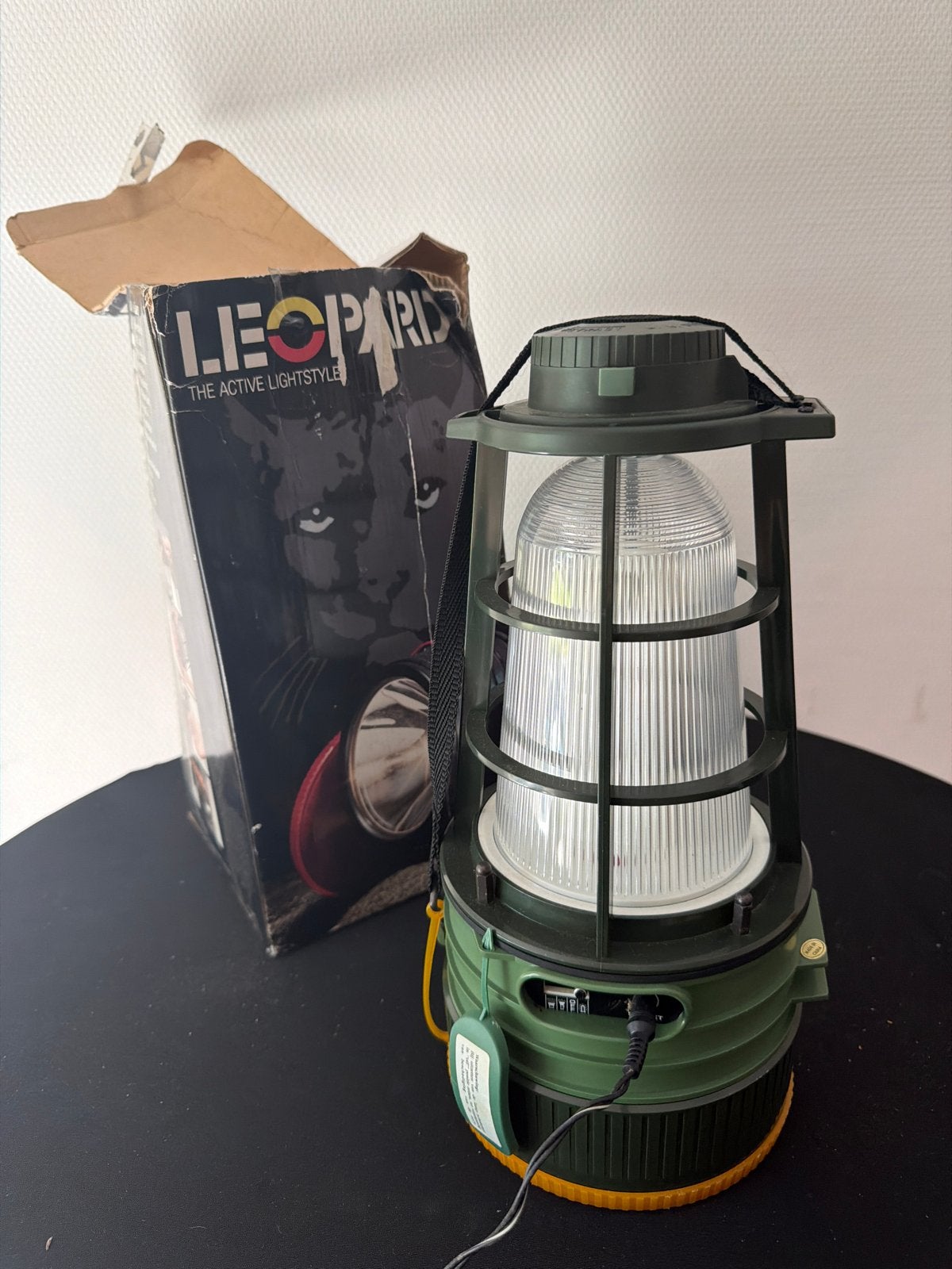 Leopard LED Campinglamp - Draagbare Outdoor Verlichting, Ophalen, Zo goed als nieuw, Batterij
