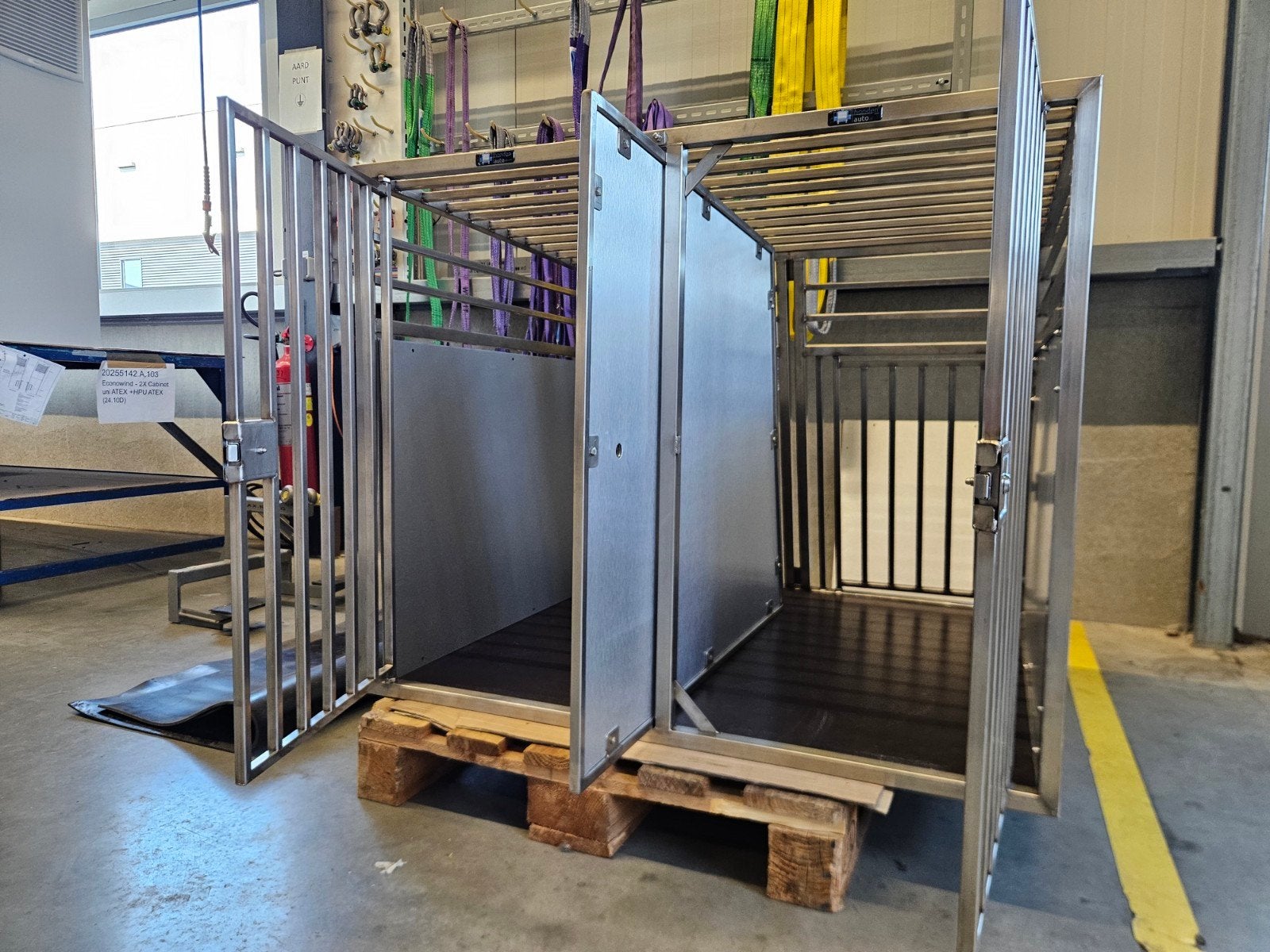Auto Hondenkooi/kennel RVS made by Hondenauto, Ophalen, Nieuw