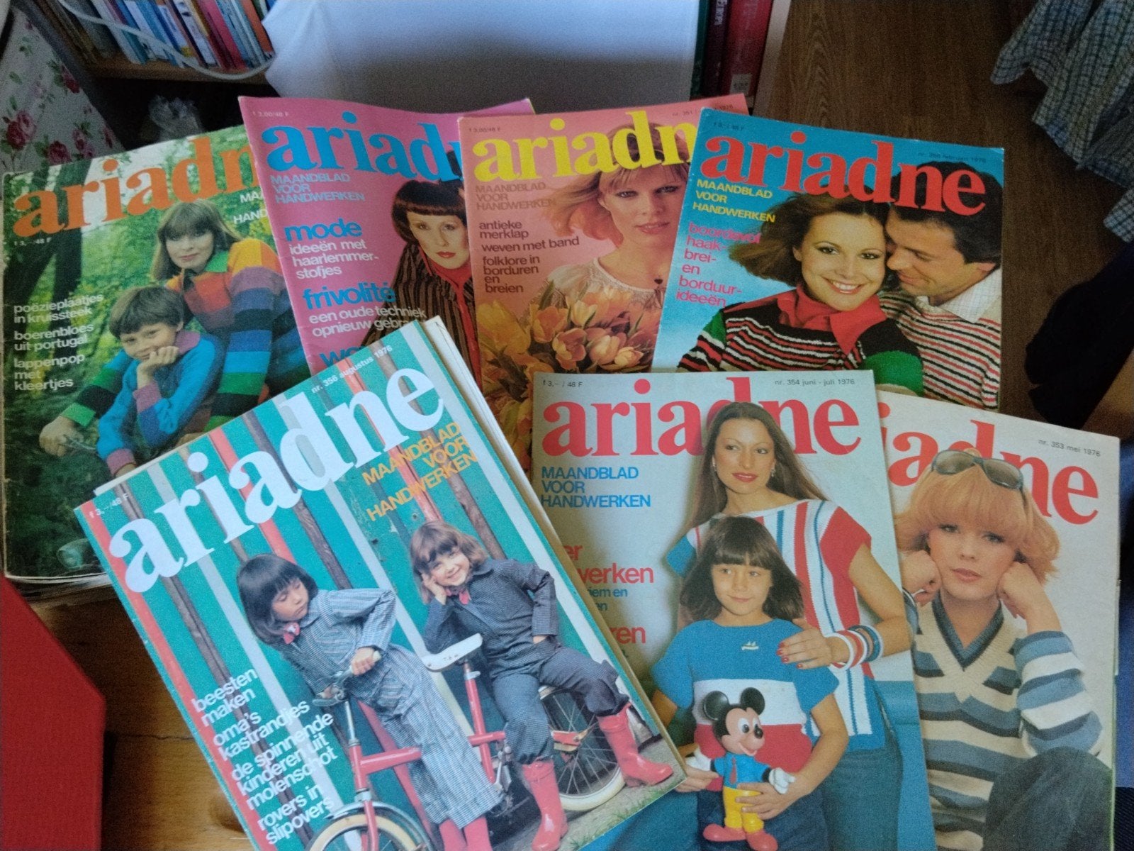 Ariadne maandblad handwerken 1976 & 1977 + cassette, Boeken, Ophalen of Verzenden