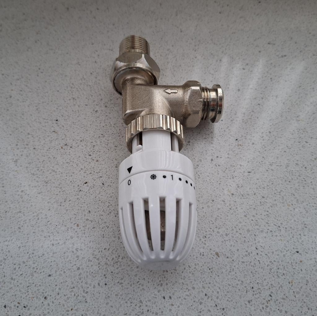 Radiatorthermostaatknop met radiatorkraan recht, Ophalen of Verzenden, Zo goed als nieuw