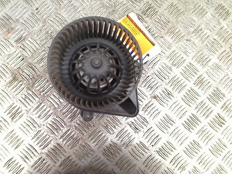 Kachel Ventilatormotor Opel Vivaro (2006-08/2014-07), Gebruikt, Bahnhofsplatz, Rüsselsheim am Main 65423, , Duitsland, Opel, Opel Automobile GmbH