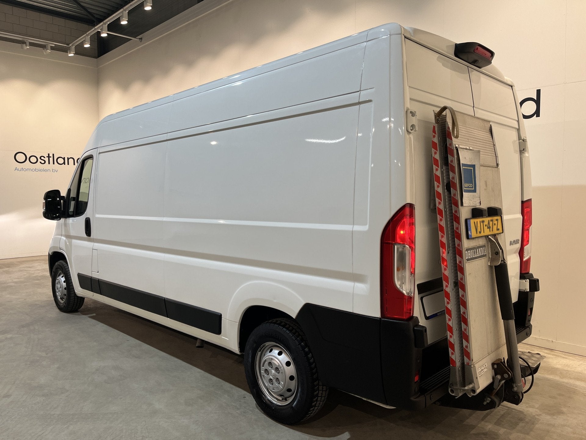 Peugeot Boxer 335 2.2 BlueHDi 140 PK L3H2 Premium / Dholland, Auto's, Voorwielaandrijving, Stof, Gebruikt, 4 cilinders