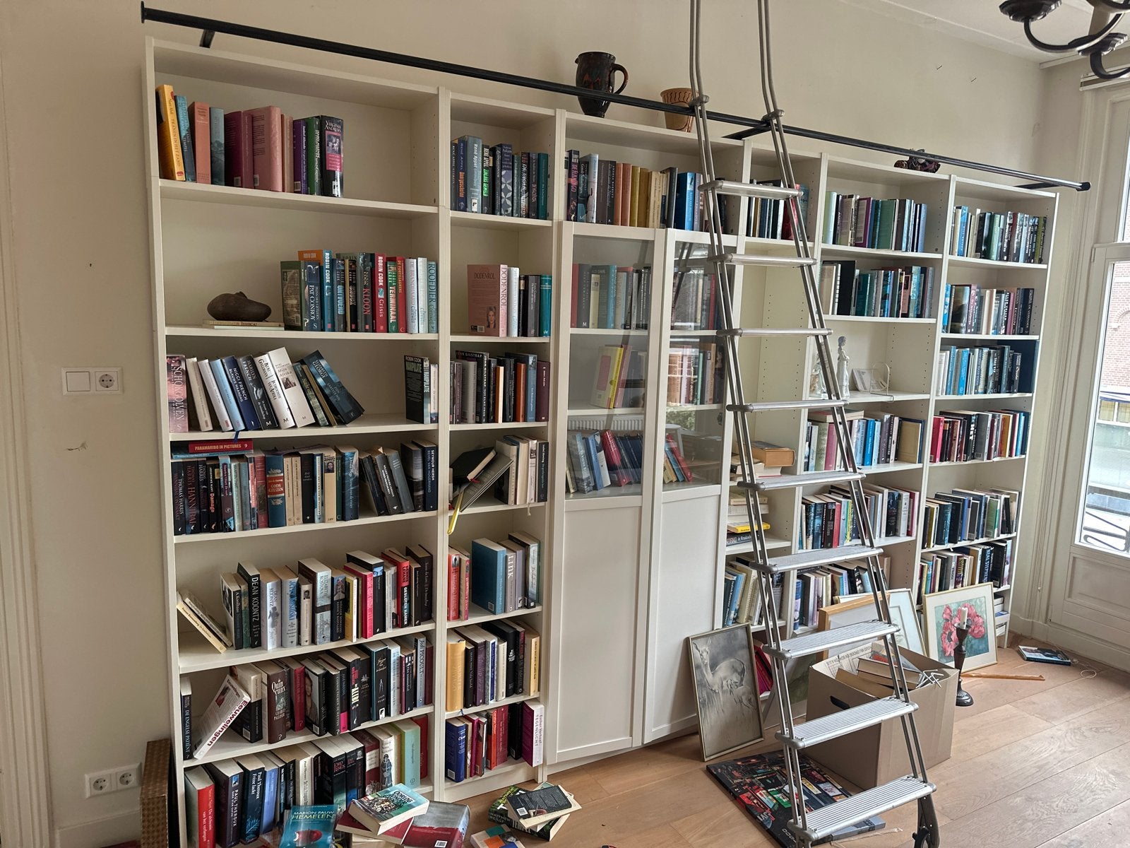 Grote Boekenkast met Rails en Verplaatsbare Trap, Huis en Inrichting, Ophalen, Met plank(en), Gebruikt, 200 cm of meer