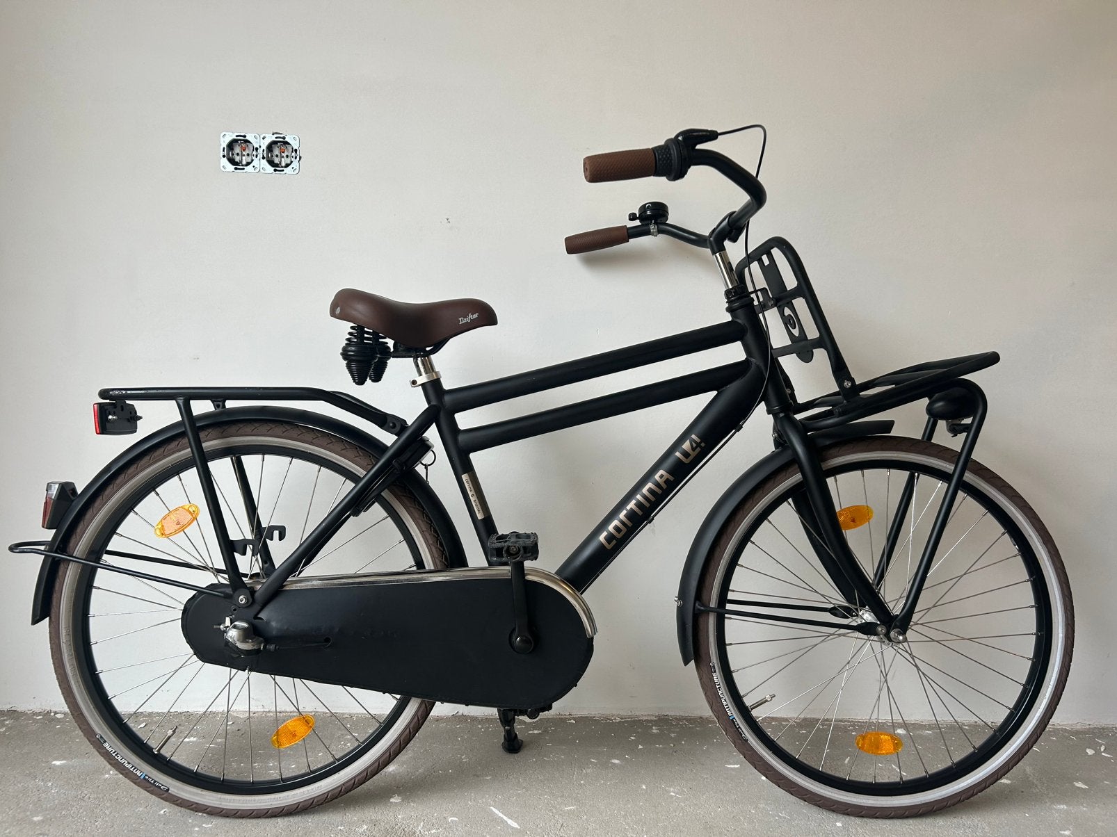 Zo goed als nieuwe Cortina U4 tranport jongensfiets 24 inch, Ophalen, Terugtraprem, 24 inch, Versnellingen