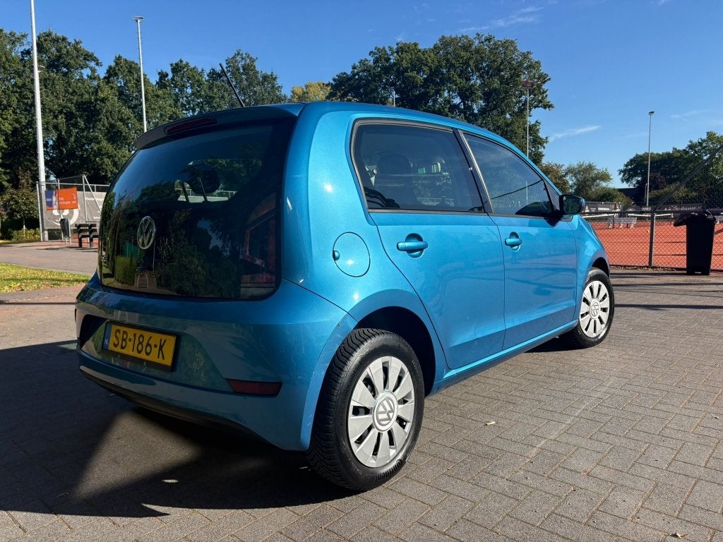 Foto 8 van Volkswagen Move Up!  5-DRS 2018 Blauw metallic, airco
