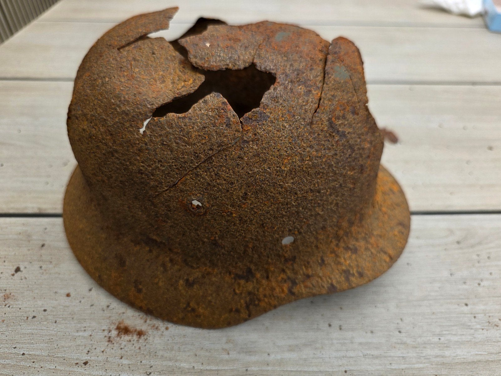 Duitse Helm WW2 Militaria Battle Damage, Ophalen of Verzenden, Duitsland, Helm of Baret