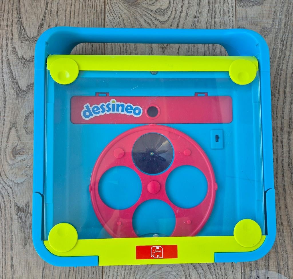 Dessineo Tekenprojector met sjablonen, Ophalen of Verzenden, Zo goed als nieuw, Knutselen
