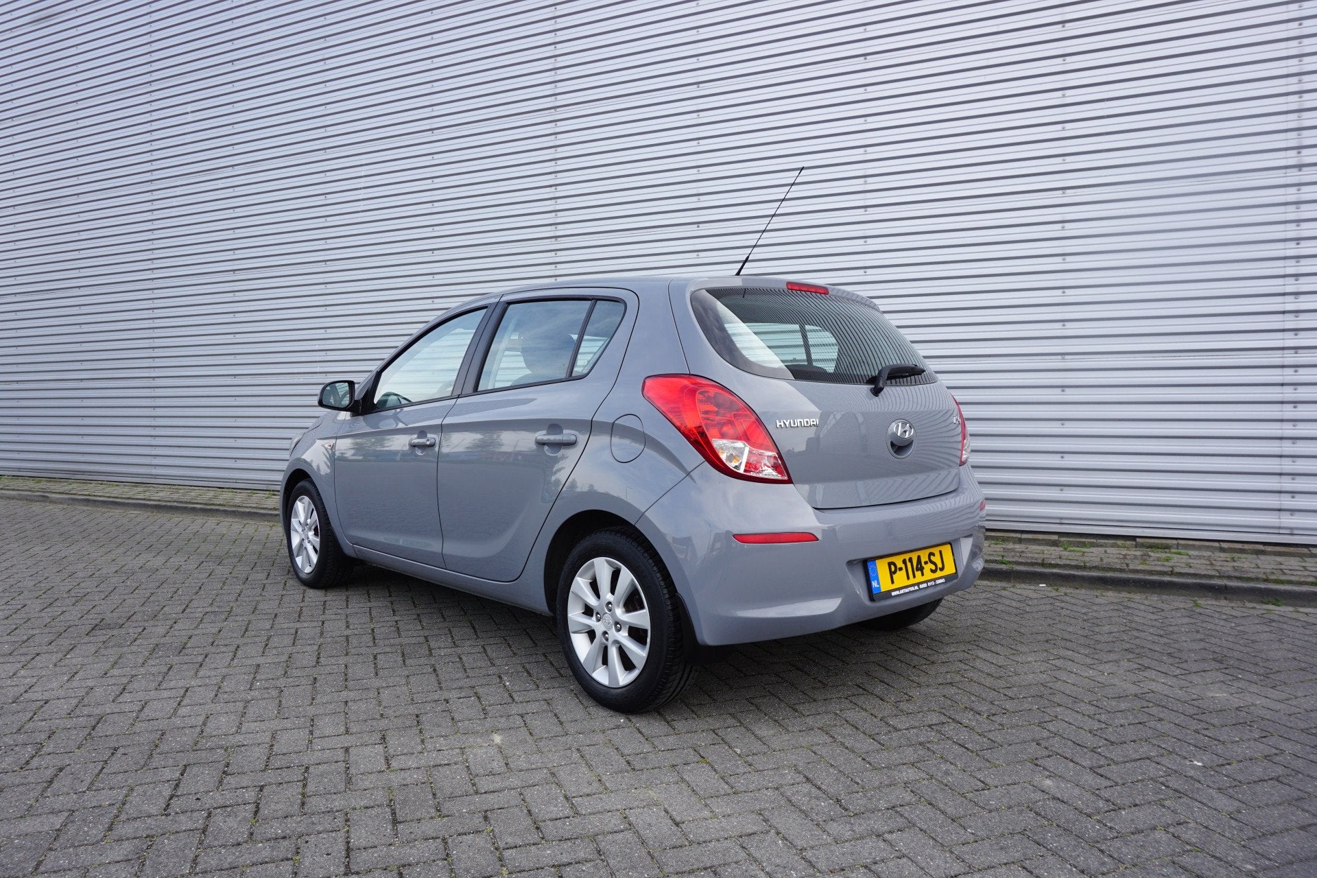 Hyundai i20 1.2i i-Drive Airco / Elektr. ramen / Lm velgen /, Auto's, Voorwielaandrijving, Euro 5, Gebruikt, 31 €/maand