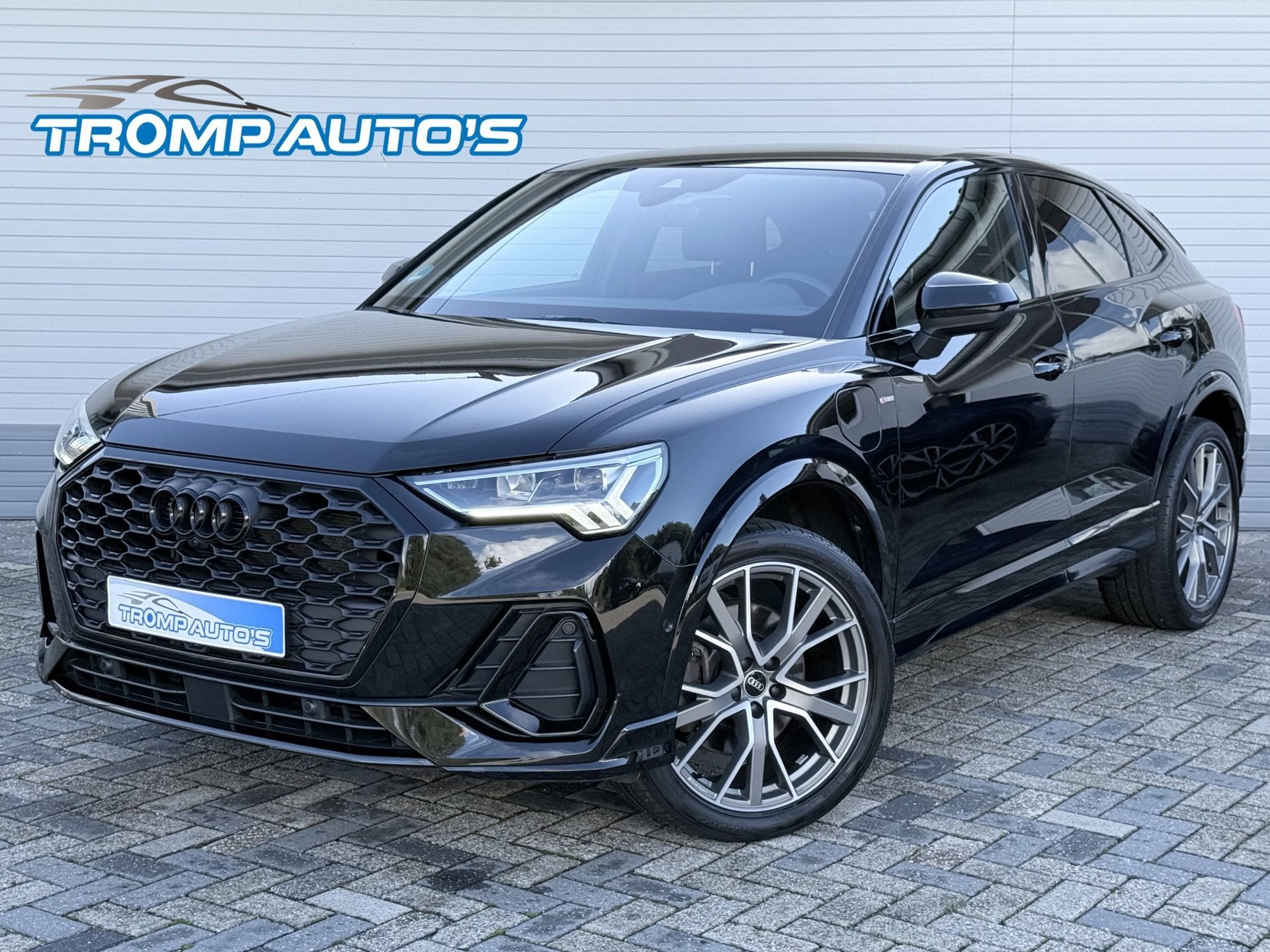 Audi Q3 Sportback 45 TFSI e S Edition|ACC|KEYLESS|T.HAAK|360, Auto's, Dealer onderhouden, Gebruikt, Zwart, 4 cilinders