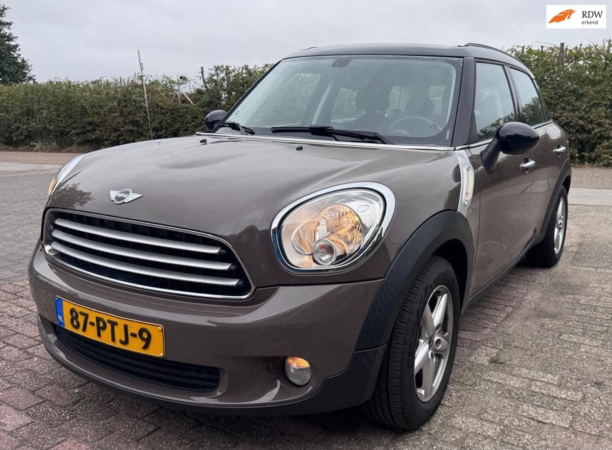 Mini Countryman 1.6 Cooper Salt NAVIGATIE CRUISE TREKHAAK, Auto's, Voorwielaandrijving, Euro 5, Gebruikt, Bruin