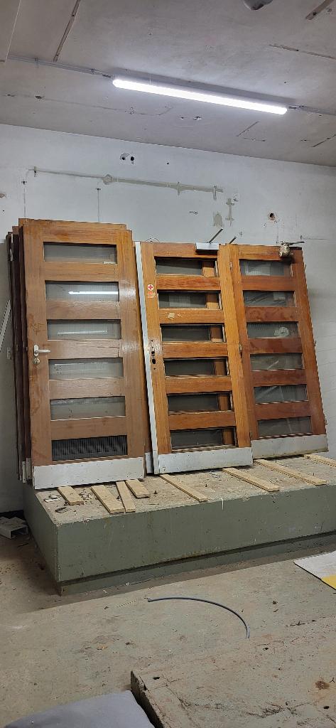 Gratis Mahonie hout deuren (14 st), Doe-het-zelf en Verbouw, Hout en Planken, Ophalen, Gebruikt, 25 tot 50 mm, Plank