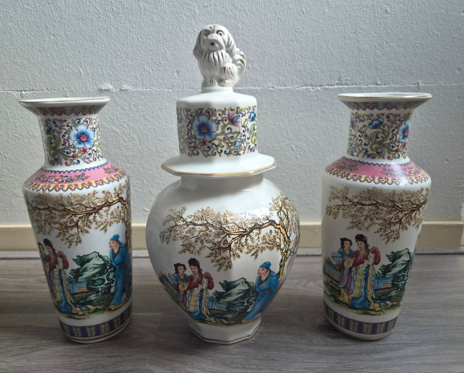 Set van 3 Chinese vazen met deksel en figuren, Antiek en Kunst, Ophalen
