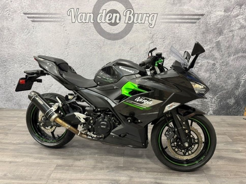 KAWASAKI NINJA 400, 2 cilinders, Bedrijf, Onbekend, 399 cc