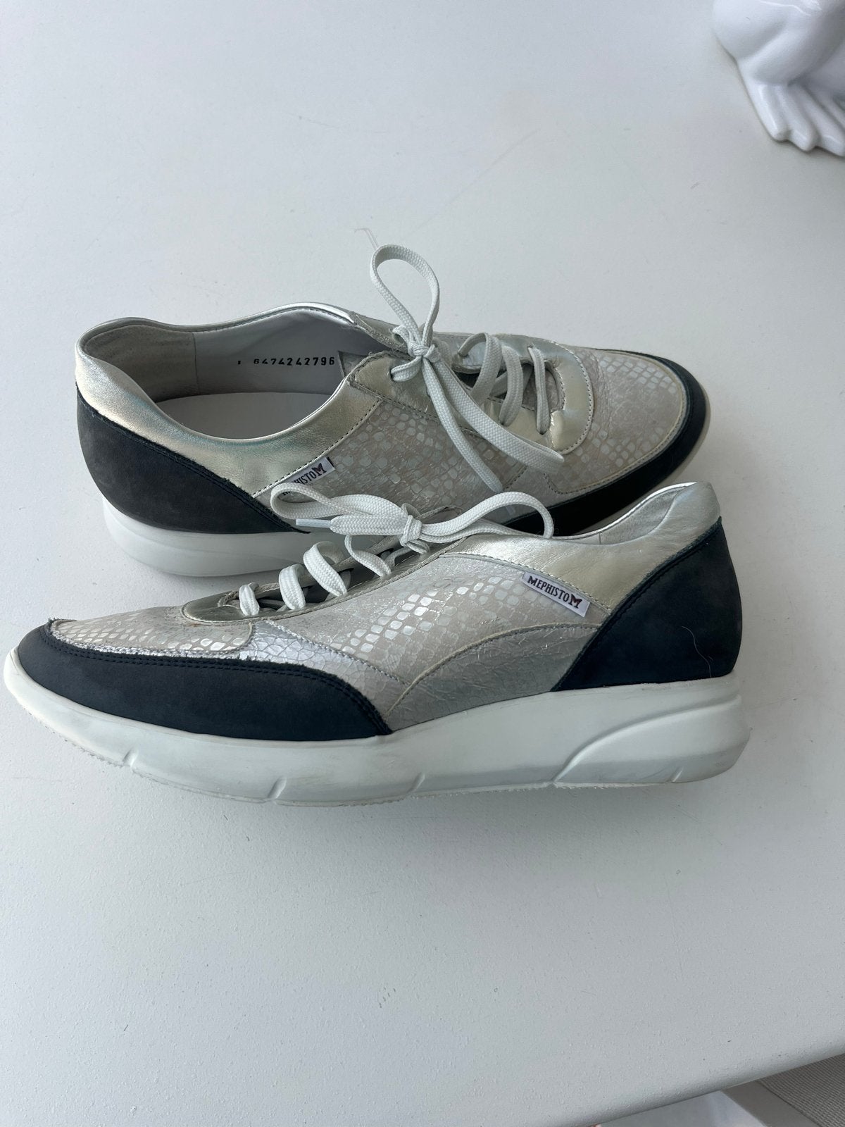 Mephisto Sneakers Zilver/Zwart Maat 40, Kleding | Dames, Schoenen, Ophalen, Zo goed als nieuw, Sneakers of Gympen