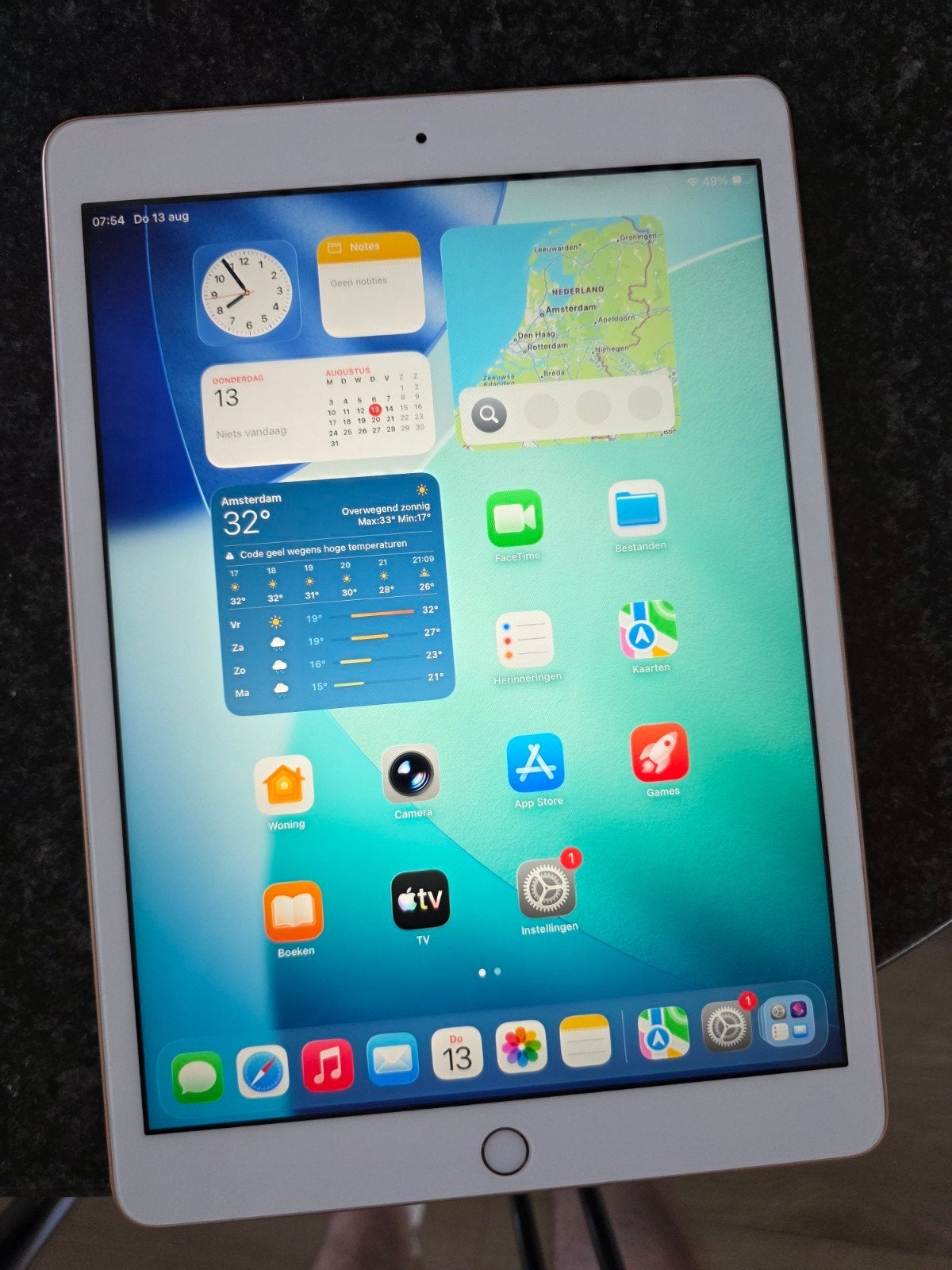 Apple iPad (8e generatie) 32 GB Goud - Inclusief doos, 10 inch, Gebruikt, 32 GB, Apple iPad