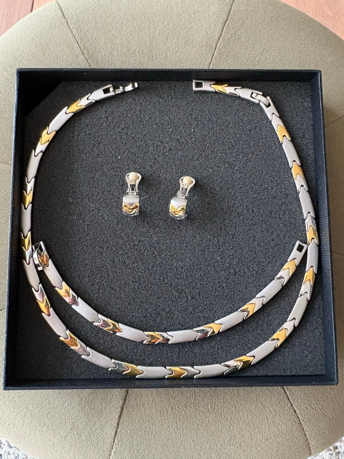 Stijlvolle ketting en oorbellen set - Zilver/Goud, Ophalen of Verzenden, Zo goed als nieuw, Zilver, Overige materialen