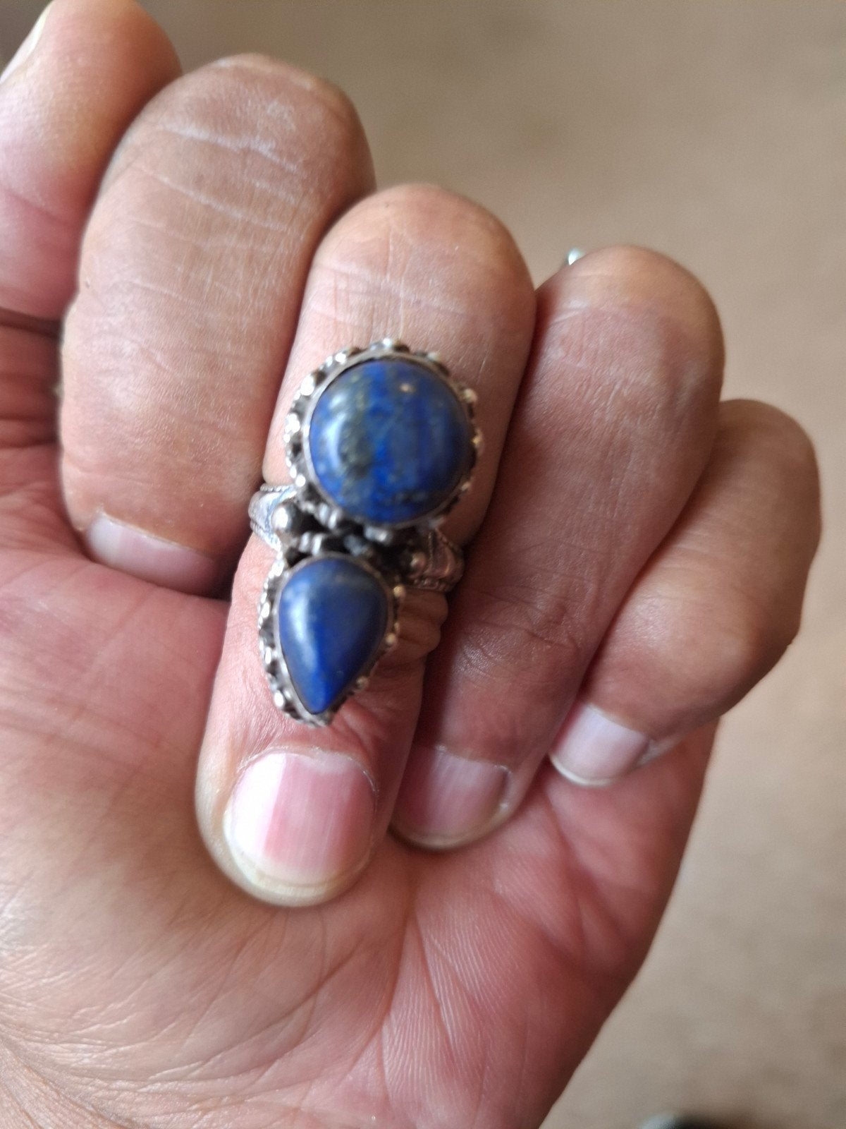 Zilveren ring met twee lapis lazuli edelstenen, 18 tot 19, Gebruikt, Ophalen of Verzenden, Dame of Heer
