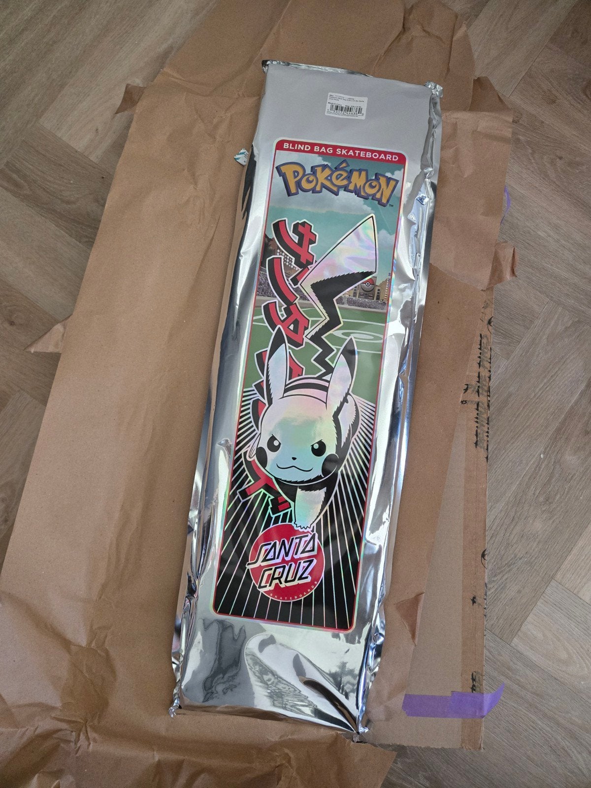 Santa Cruz x Pokémon Blind Bag Skateboard - NIEUW in doos, Sport en Fitness, Skateboarden, Ophalen of Verzenden, Nieuw, Skateboard