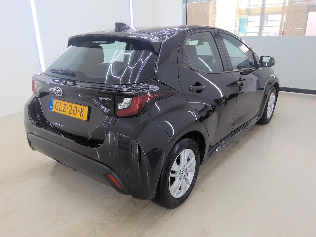 TOYOTA YARIS 1.5 HYBRID 115 ACTIVE I AUTOMAAT I APPLE CARPLA, Auto's, Gebruikt, Met garantie (alle), Zwart, Bedrijf