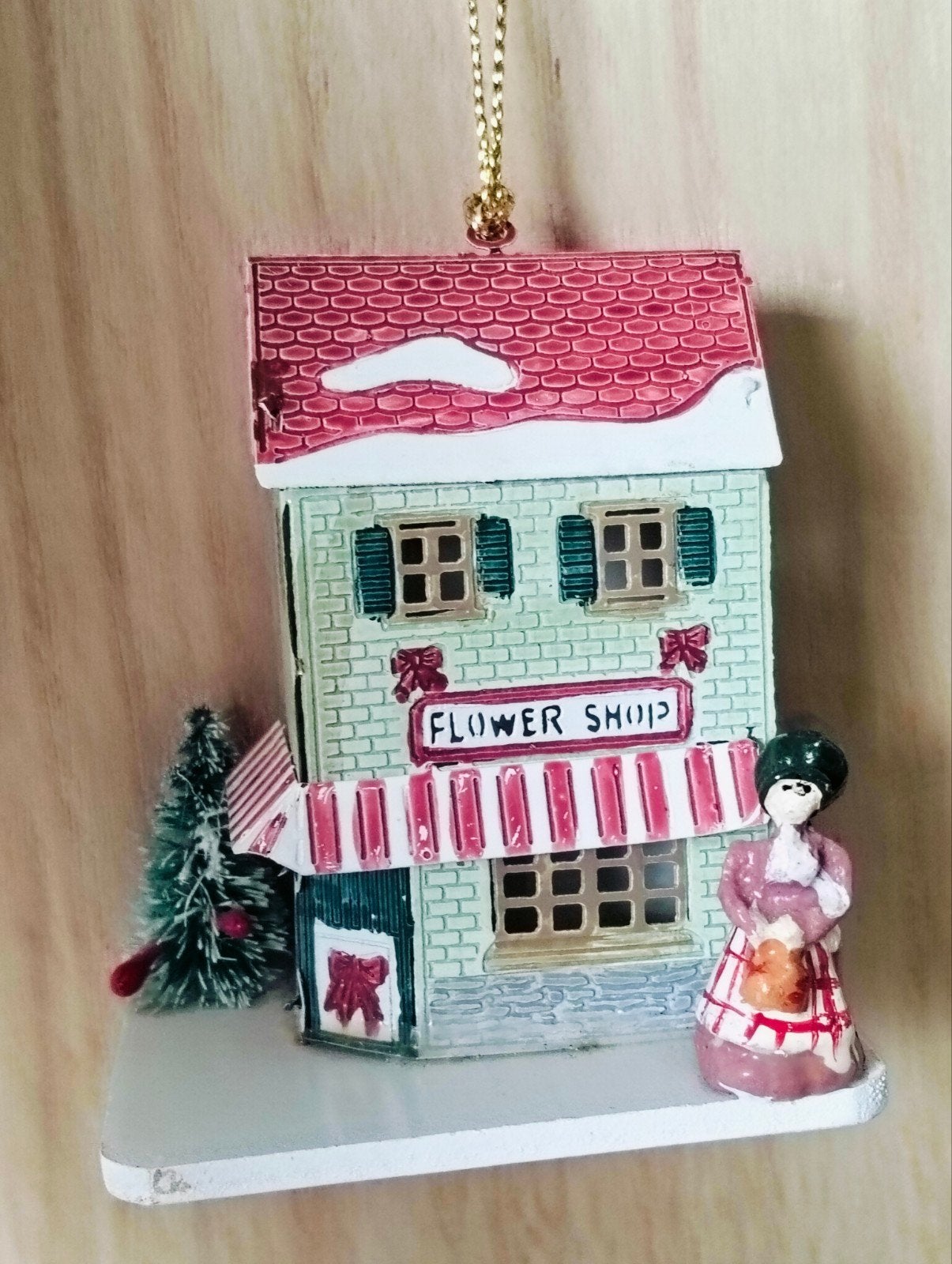 vintage kerstversiering metalen kersthuisje - Tin Litho, Diversen, Kerst, Ophalen of Verzenden, Gebruikt