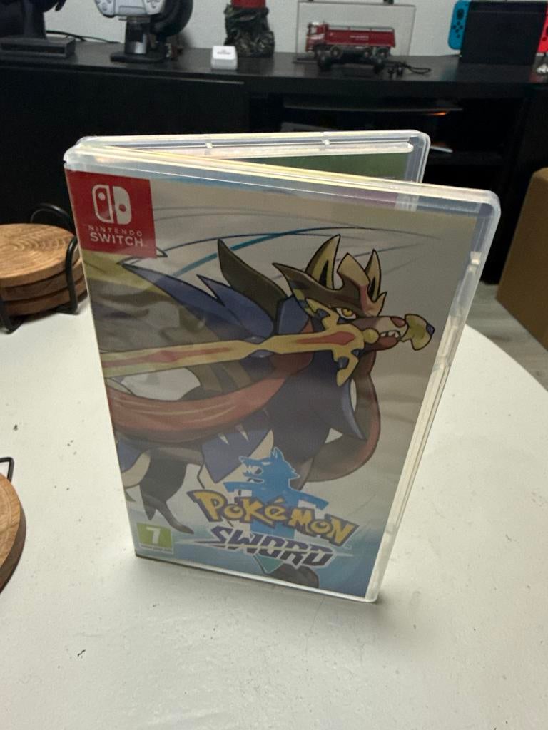 Pokémon Sword eventueel te ruil, Spelcomputers en Games, Games | Nintendo Switch, Ophalen, Online, 1 speler, Zo goed als nieuw