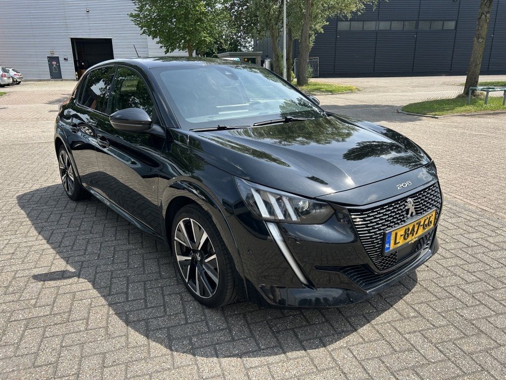Peugeot 208 1.2 PureTech GT CARPLAY CAMERA DEALER NAP, Voorwielaandrijving, 101 pk, Gebruikt, Euro 6