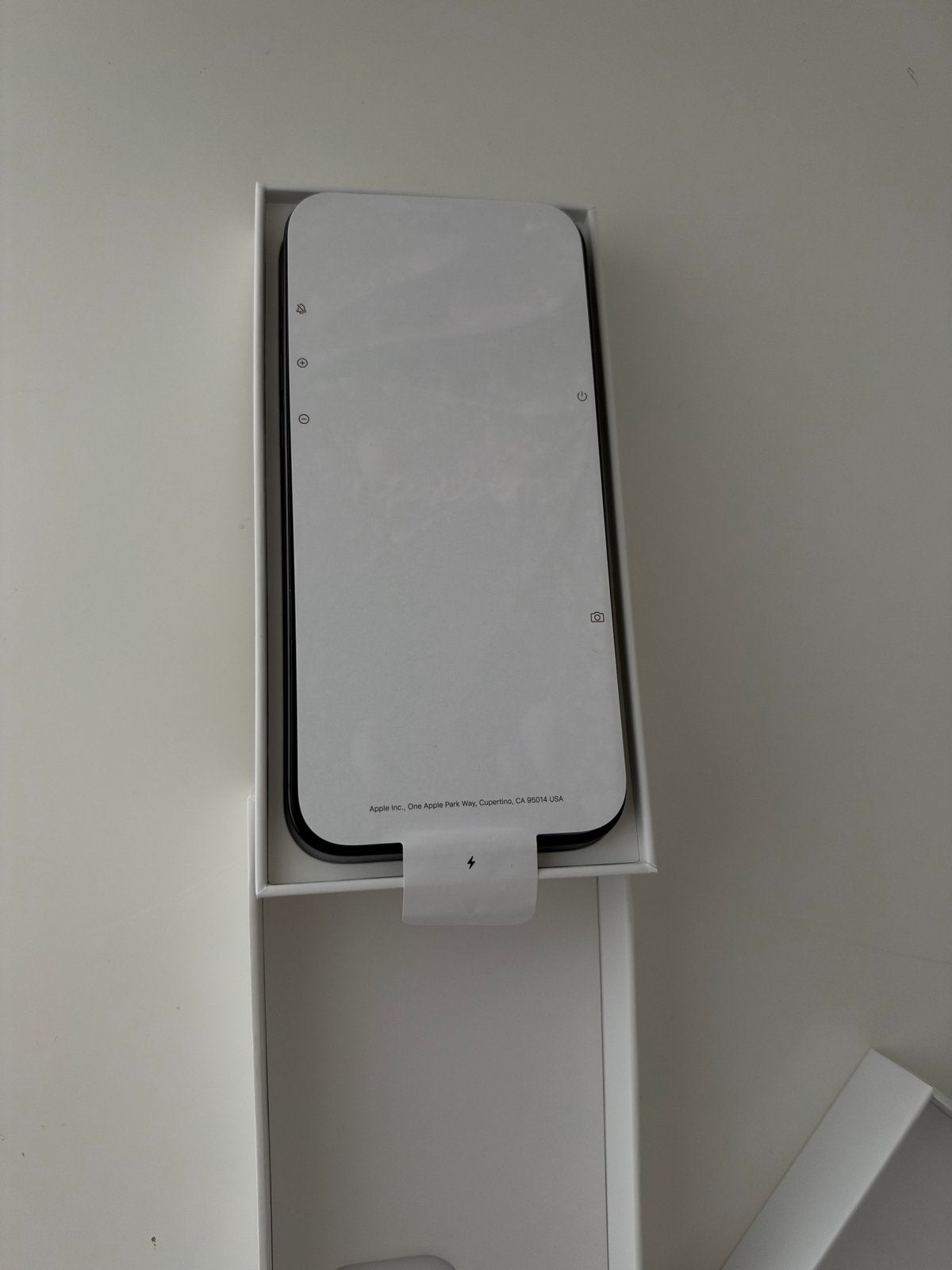 Foto 6 van Apple iPhone 16 Pro Max 256GB Zwart - Zo goed als nieuw