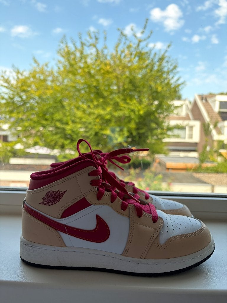 Air jordan 1, Nike, Ophalen of Verzenden, Rood, Sneakers of Gympen