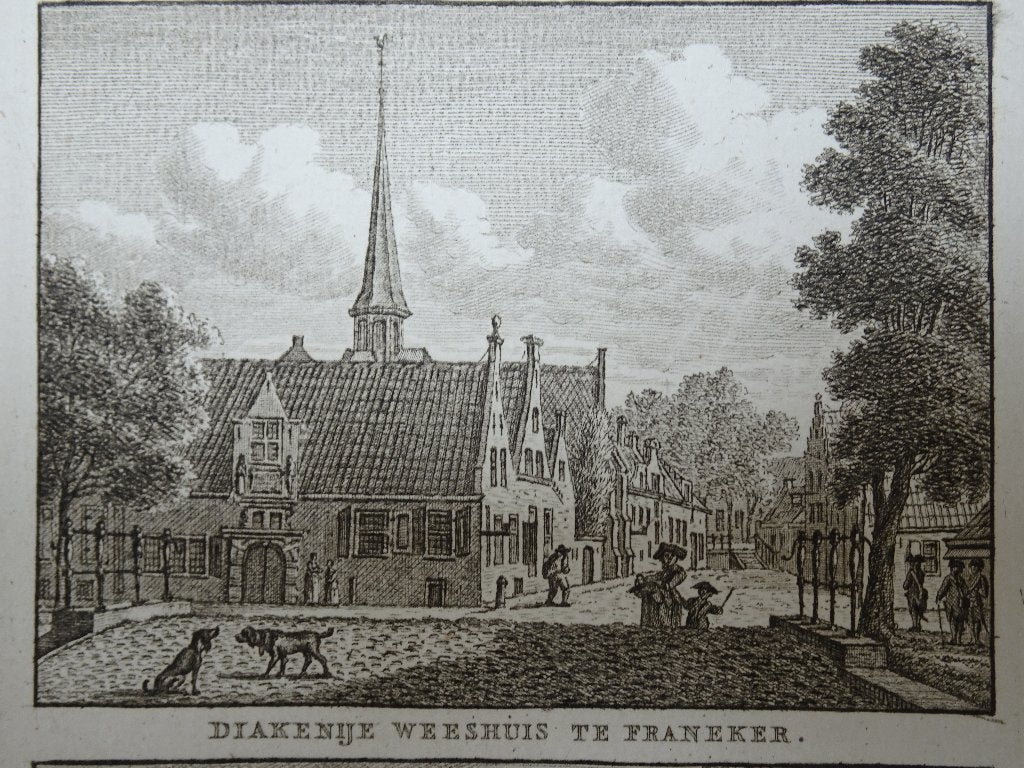 gravure diakonie weeshuis en armenhuis Franeker Bendorp 1793, Antiek en Kunst, Verzenden, Stadsgezicht, Gravure, 1700 - 1799