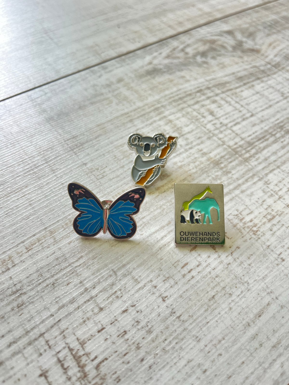 Set van 3 pins: Koala, Vlinder en Ouwehands Dierenpark, Verzamelen, Speldjes, Pins en Buttons, Ophalen of Verzenden, Zo goed als nieuw