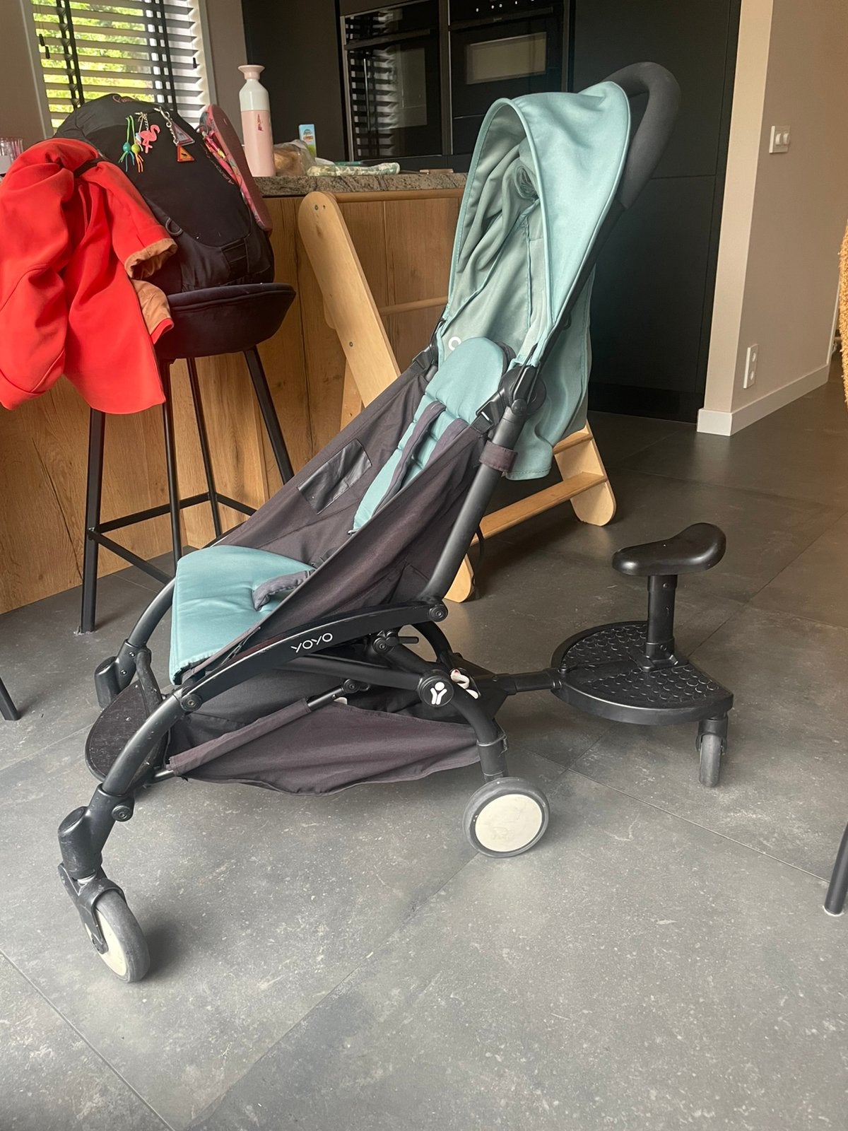 Yoyo babyzen met meerijdplankje, reistas, bar en regenhoes., Ophalen, Gebruikt, Regenhoes