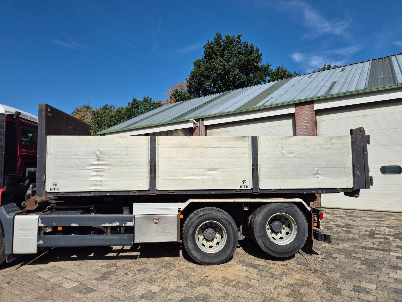Haakarm laadvloer met aluminium borden, Ophalen