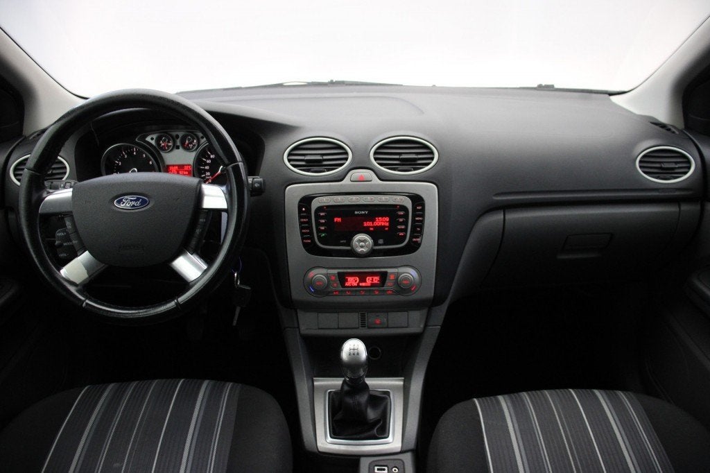 Ford FOCUS Wagon 1.6 Comfort - Cruise, Clima, Trekhaak, Auto's, Focus, Gebruikt, 4 cilinders, Met garantie (alle)