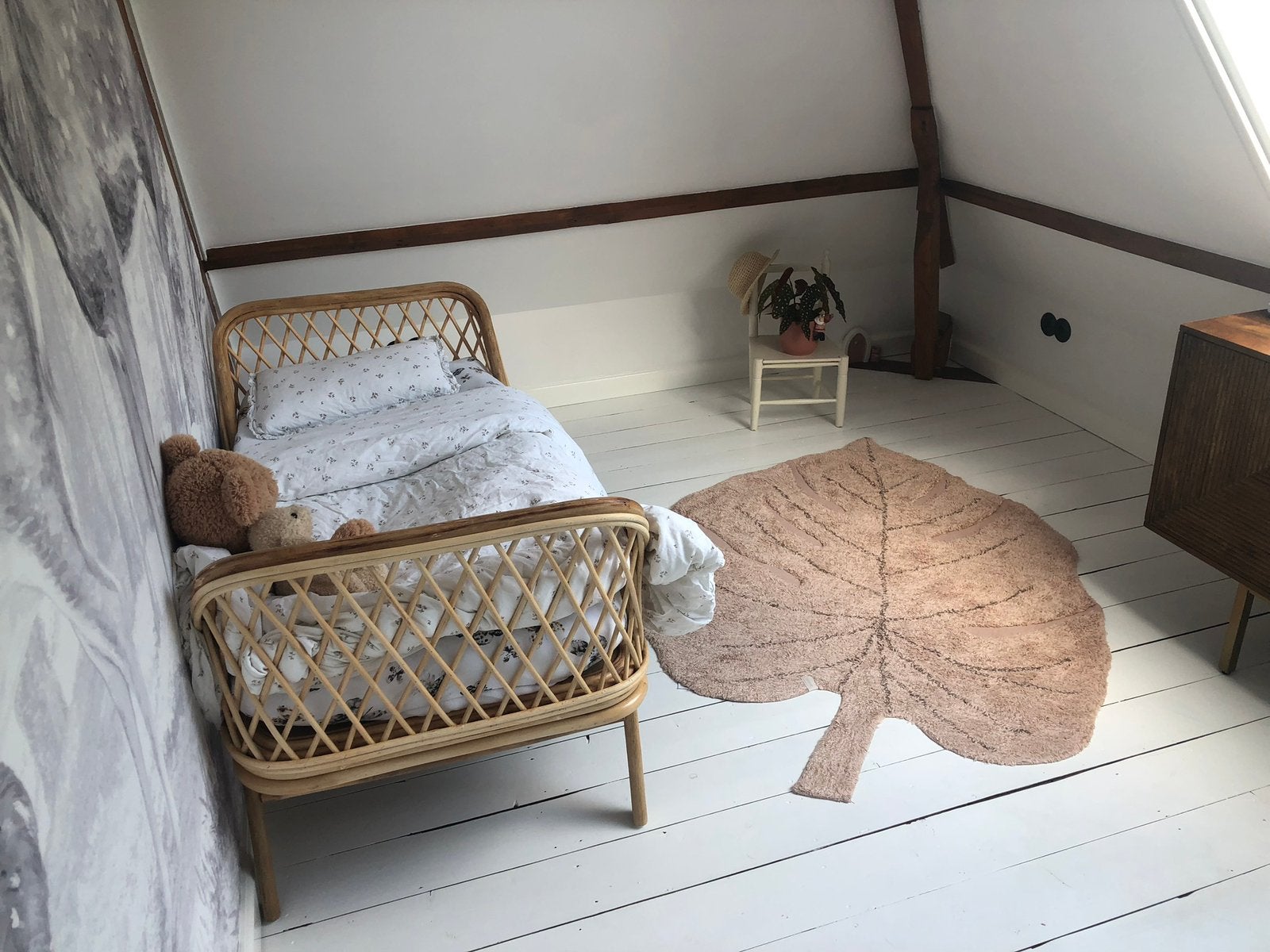Rotan peuterbedje, Kinderen en Baby's, Kinderkamer | Bedden, Ophalen, Zo goed als nieuw, Minder dan 140 cm, 70 tot 85 cm