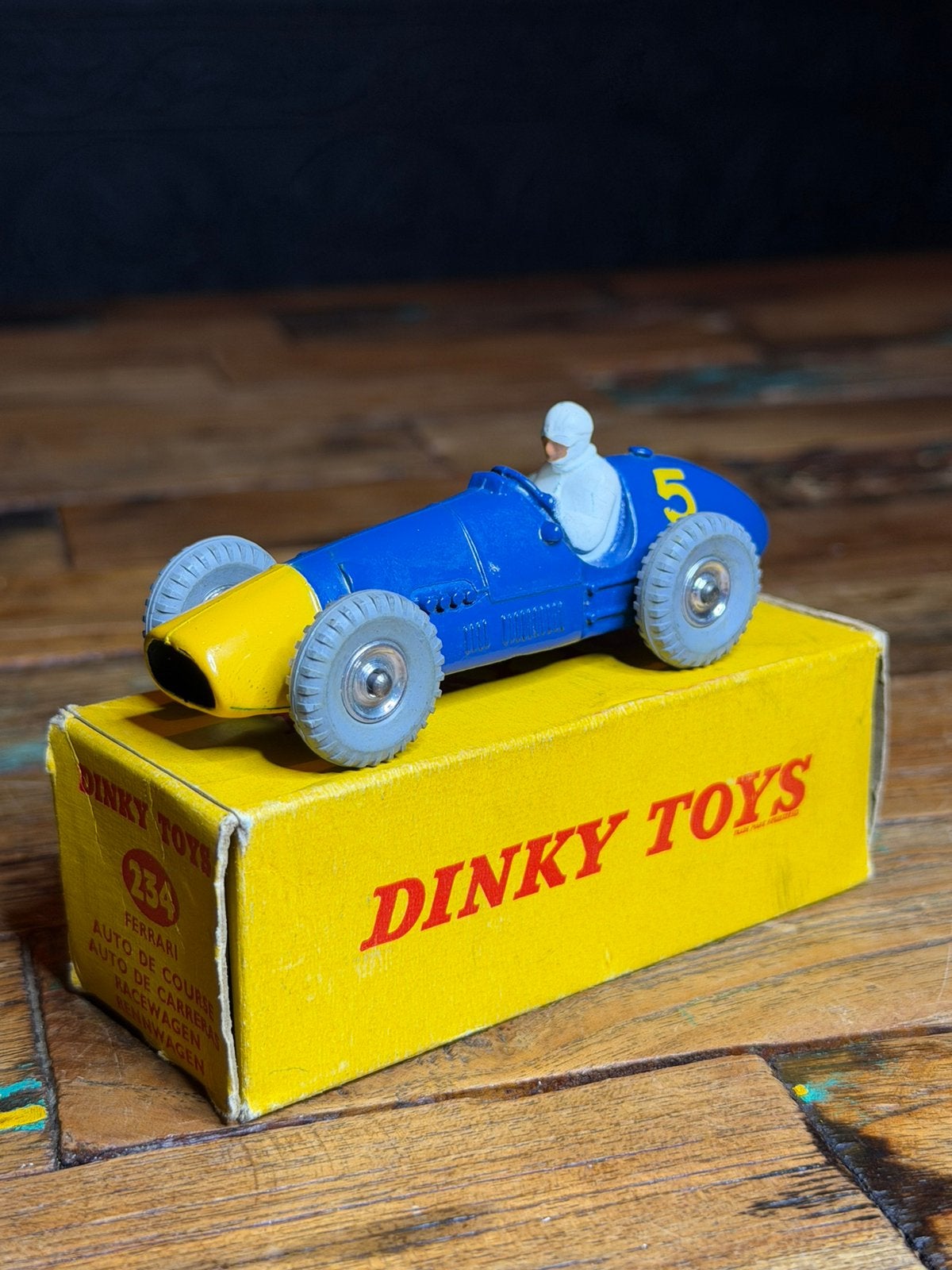 Dinky Toys 234 Ferrari nr. 5 Near Mint + originele doos, Ophalen of Verzenden, Zo goed als nieuw, Auto, Dinky Toys