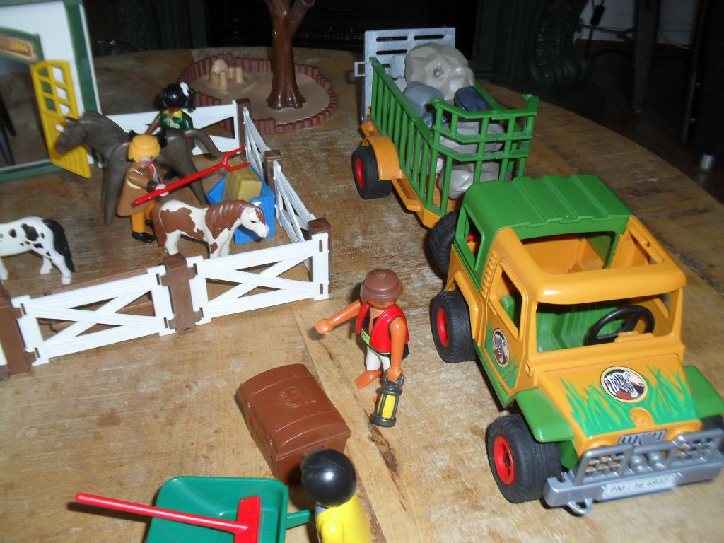 Playmobil paarden boerderij set no 7, Ophalen of Verzenden, Zo goed als nieuw, Los playmobil