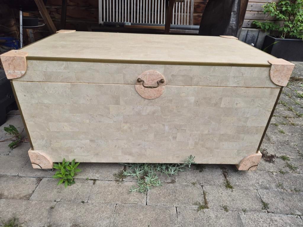 Vintage Filippijnse Marmeren Kist met Messing Details, Gebruikt, 100 tot 150 cm, Overige materialen, Ophalen of Verzenden
