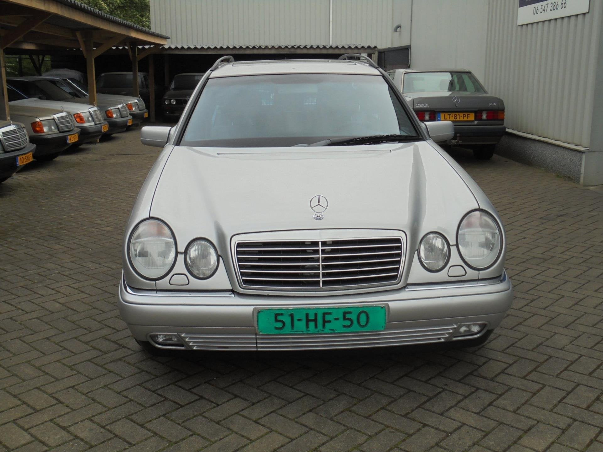 Mercedes-Benz E-klasse Combi 320 Avantgarde Japan 111248 km, foto 2